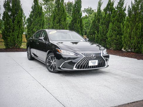 Used 2022 Lexus ES 350 w/ Premium Package FWD image 2