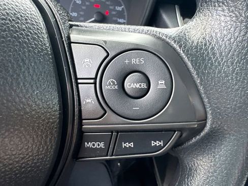 Certified 2025 Toyota Corolla Cross AWD Hybrid image 33