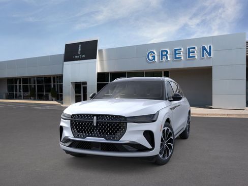 New 2026 Lincoln Nautilus Reserve image 2