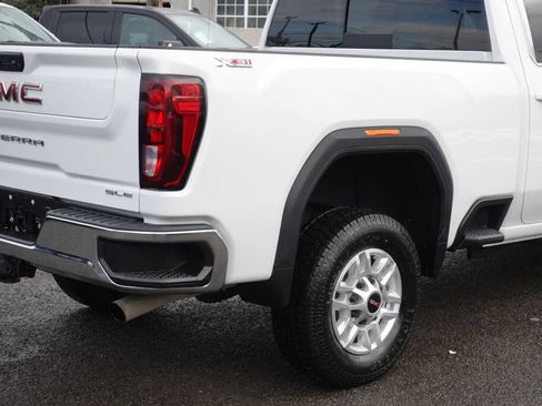 Used 2023 GMC Sierra 2500 SLE w/ Preferred Package AWD/4WD image 11