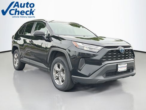 Used 2023 Toyota RAV4 LE AWD/4WD image 1