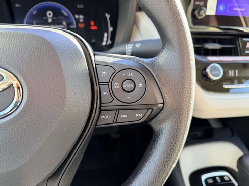 Used 2026 Toyota Corolla LE image 7