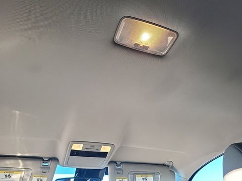 Used 2018 Toyota Tacoma SR5 image 15