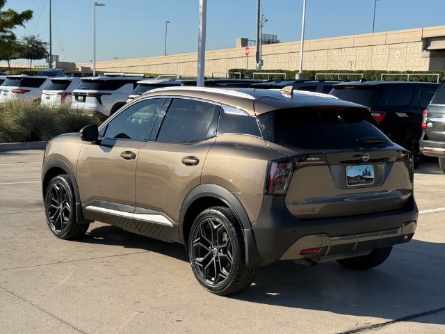 Used 2025 Nissan Kicks SR w/ SR Premium Package AWD/4WD image 6