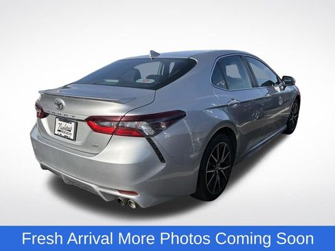 Used 2021 Toyota Camry SE FWD image 4