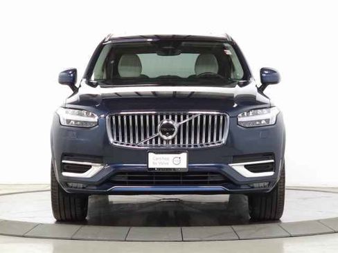 Certified 2024 Volvo XC90 B6 Ultimate w/ Lounge Package image 2