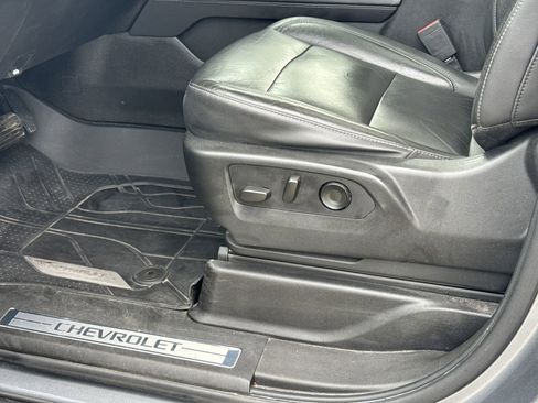 Used 2021 Chevrolet Tahoe LT w/ LT Signature Package image 17