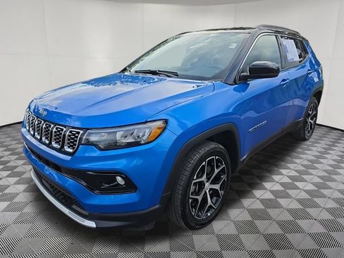 Used 2024 Jeep Compass Limited AWD/4WD image 3