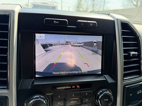 Used 2019 Ford F150 Lariat image 38