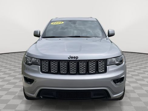 Used 2021 Jeep Grand Cherokee Laredo X AWD/4WD image 9