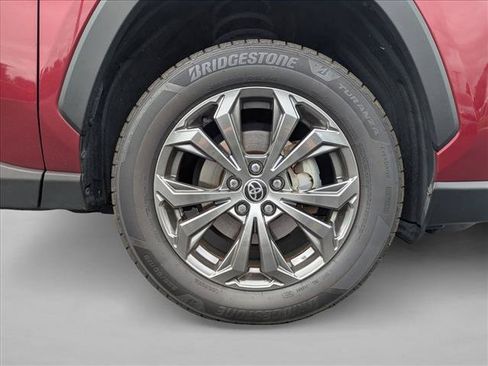 Used 2022 Toyota RAV4 XLE Premium AWD/4WD image 23