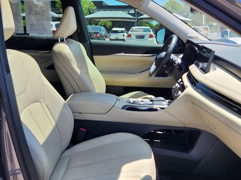 Used 2023 INFINITI QX60 Sensory w/ Vision Package AWD/4WD image 17