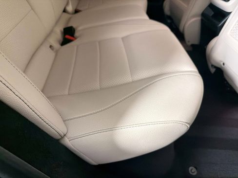 Used 2025 Mercedes-Benz GLE 350 4MATIC w/ Driver Assistance Package image 27