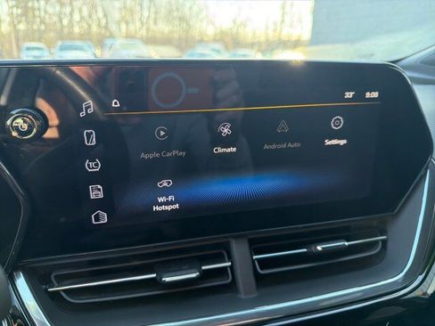 Used 2024 Chevrolet Trax RS w/ Driver Confidence Package image 11