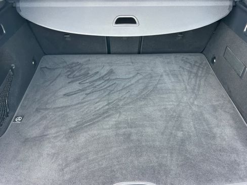 Used 2025 Mercedes-Benz GLC 300 image 18