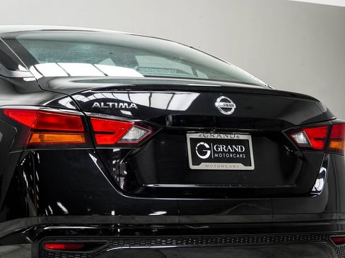 Used 2022 Nissan Altima 2.5 S FWD image 13