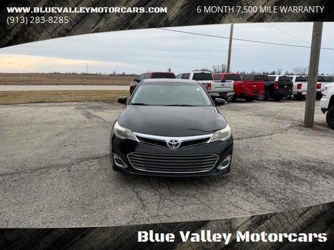 Used 2014 Toyota Avalon XLE Premium image 2