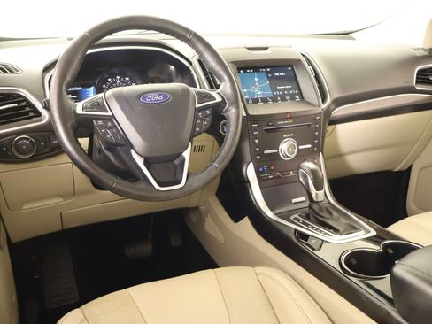 Used 2018 Ford Edge Titanium w/ Equipment Group 302A FWD image 2
