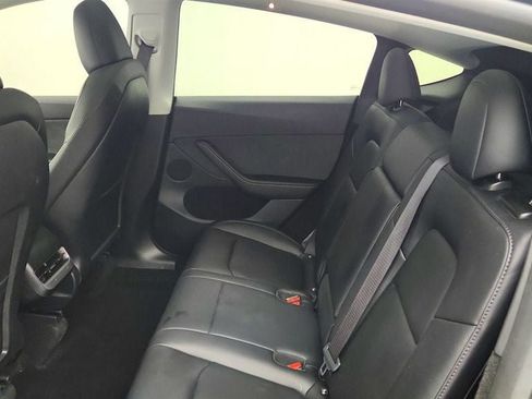 Used 2024 Tesla Model Y Long Range AWD/4WD image 23
