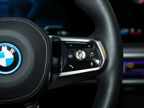 Used 2025 BMW i7 xDrive60 AWD/4WD image 35
