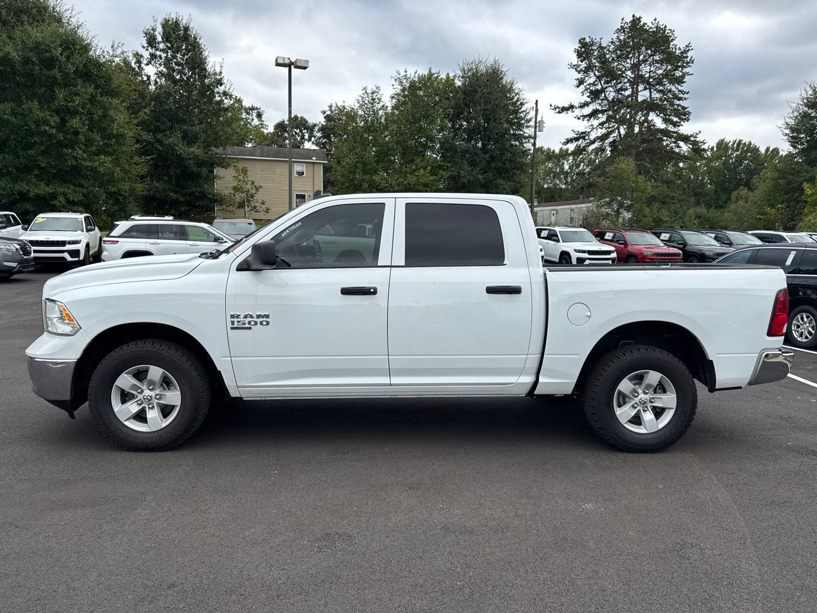 Used 2022 RAM 1500 Classic SLT w/ Electronics Group AWD/4WD image 8
