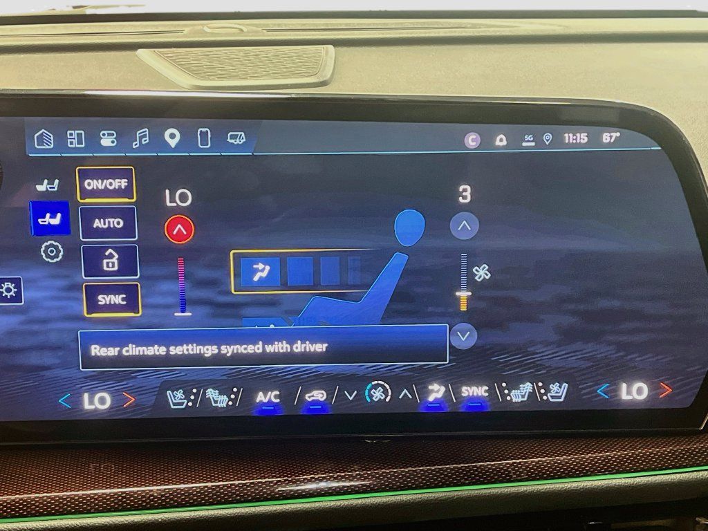 Used 2025 Chevrolet Traverse RS w/ LPO, Floor Liner Package AWD/4WD image 16