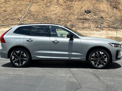 New 2026 Volvo XC60 T8 Plus w/ Climate Package AWD/4WD image 3
