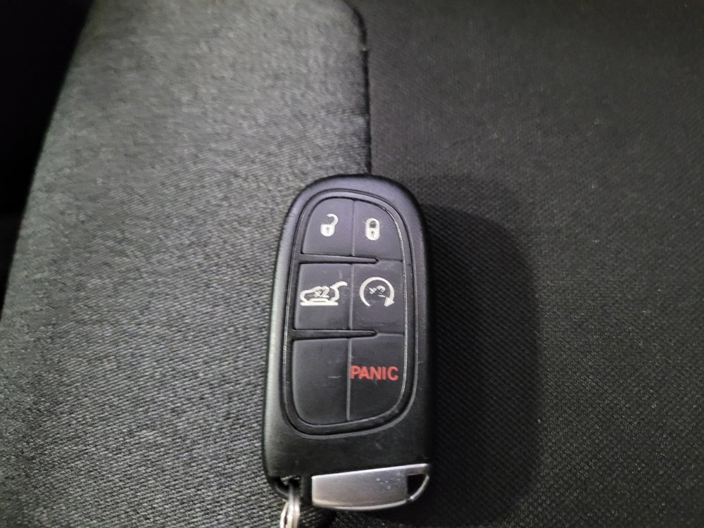 Used 2014 Jeep Cherokee Latitude w/ Comfort/Convenience Group AWD/4WD image 32