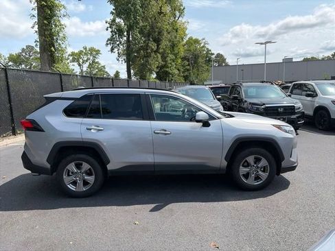 Used 2025 Toyota RAV4 XLE FWD image 4