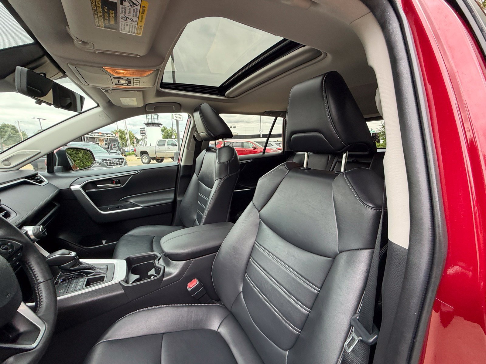 Used 2021 Toyota RAV4 XLE Premium AWD/4WD image 11
