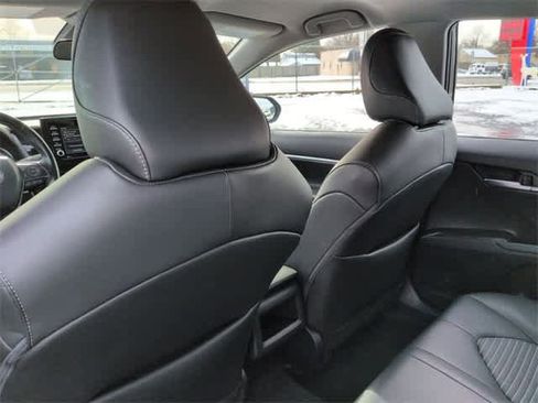 Used 2023 Toyota Camry SE image 19
