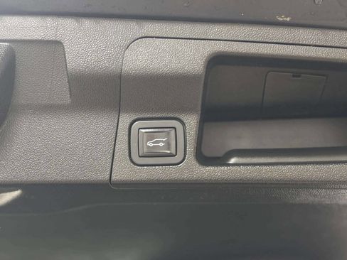 Used 2019 GMC Acadia SLT AWD/4WD image 19