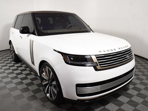 Used 2023 Land Rover Range Rover SV AWD/4WD image 9
