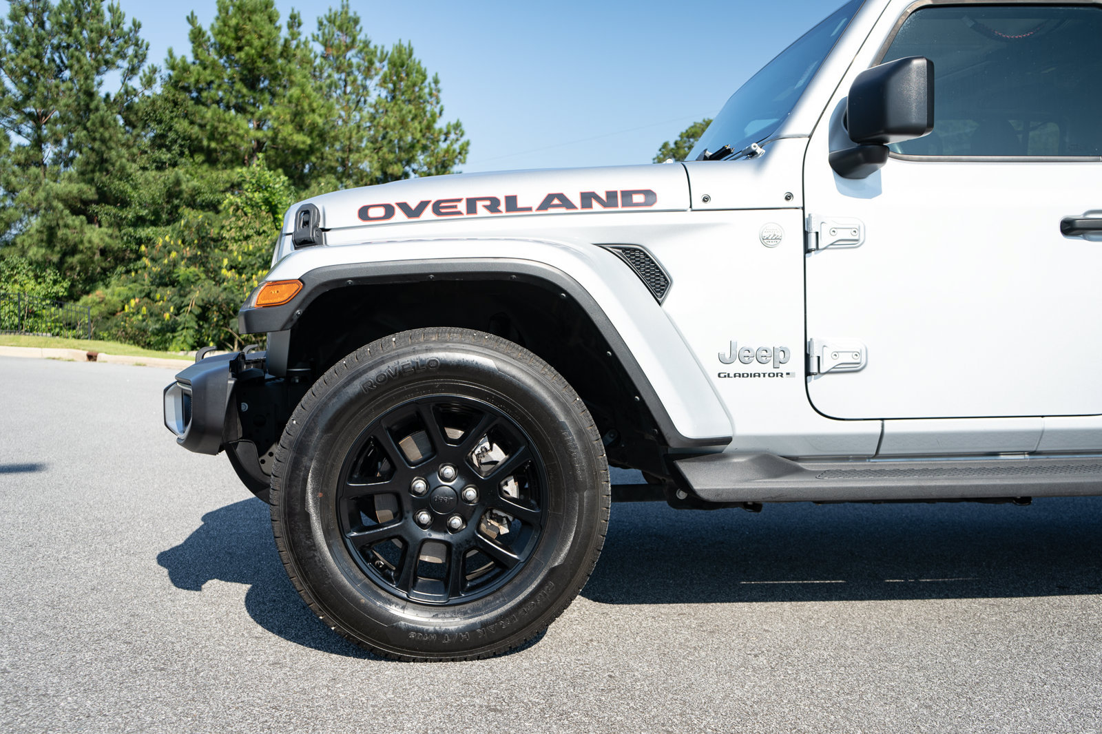Used 2023 Jeep Gladiator Overland AWD/4WD image 4