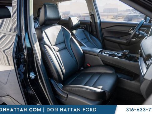 Used 2021 Nissan Rogue SV w/ Premium Package image 28