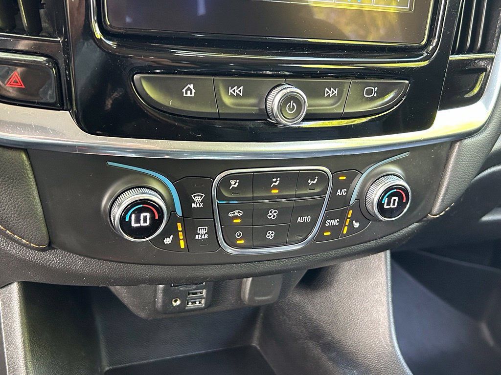 Used 2021 Chevrolet Traverse RS FWD image 26