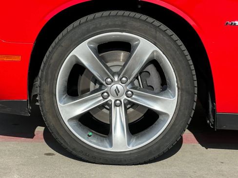 Used 2018 Dodge Challenger R/T image 26