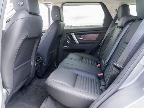 Used 2025 Land Rover Discovery Sport S image 28