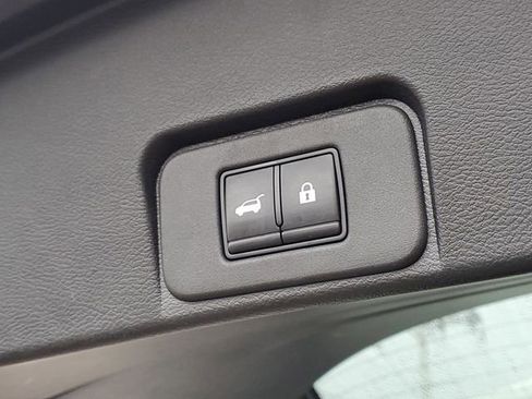 Used 2022 Nissan Rogue Platinum w/ Head-Up Display Package image 7