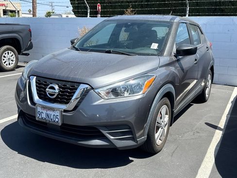 Used 2020 Nissan Kicks S FWD image 3