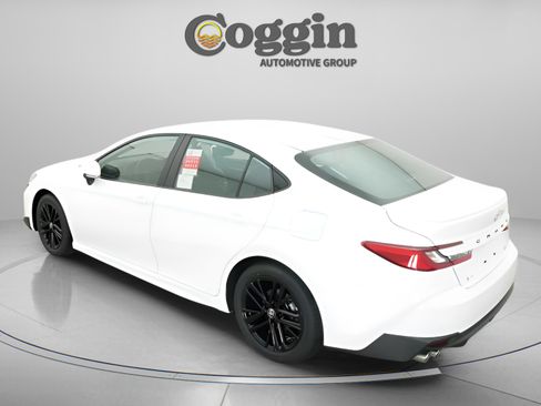 New 2026 Toyota Camry SE image 10