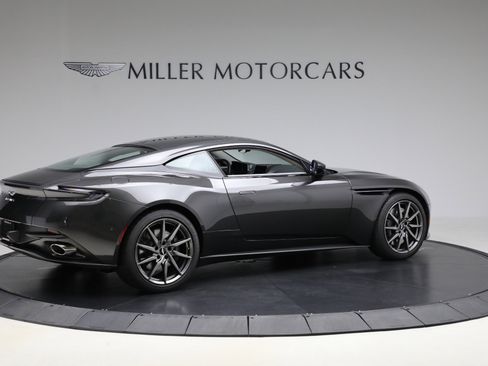 Used 2019 Aston Martin DB11 Coupe image 8