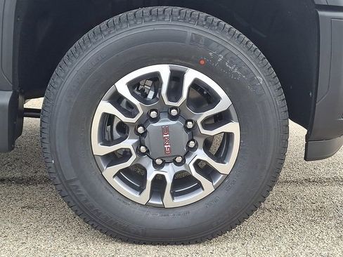 New 2026 GMC Sierra 2500 SLT w/ SLT Premium Package image 9