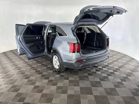 Certified 2023 Kia Sorento LX FWD image 18