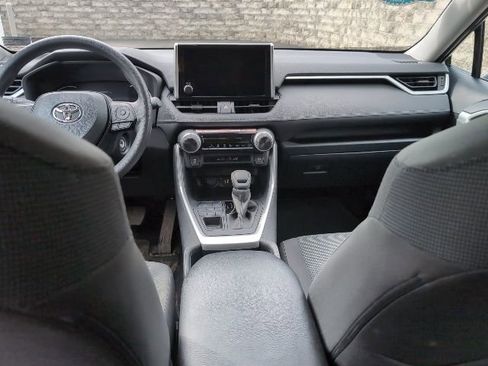 Used 2025 Toyota RAV4 LE image 22