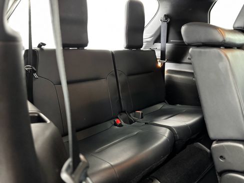 Used 2023 Mitsubishi Outlander SE image 32