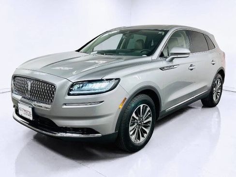 Used 2023 Lincoln Nautilus Reserve FWD image 3