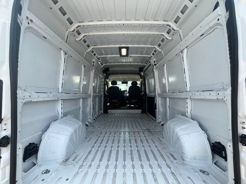 Used 2025 RAM ProMaster 2500 w/ Convenience Group FWD image 7