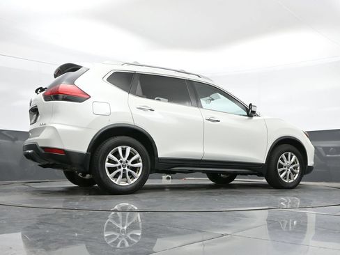 Used 2017 Nissan Rogue SV w/ SV Premium Package AWD/4WD image 31