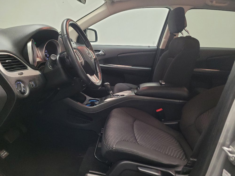 Used 2019 Dodge Journey SE w/ Connectivity Group FWD image 17